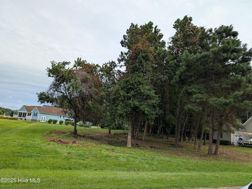 Lovely wooded lot located in Albemarle Plantation, the gated - Beach Lot for sale in Hertford, North Carolina on Beachhouse.com