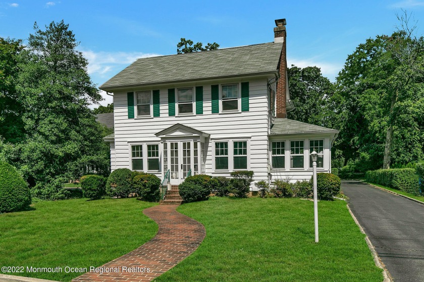 68 Battin Road is a colonial-style wood house with character - Beach Home for sale in Fair Haven, New Jersey on Beachhouse.com