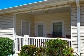 VACATION ALL YEAR ROUND! Beautiful, furnished townhome in - Beach Townhome/Townhouse for sale in Corpus Christi, Texas on Beachhouse.com