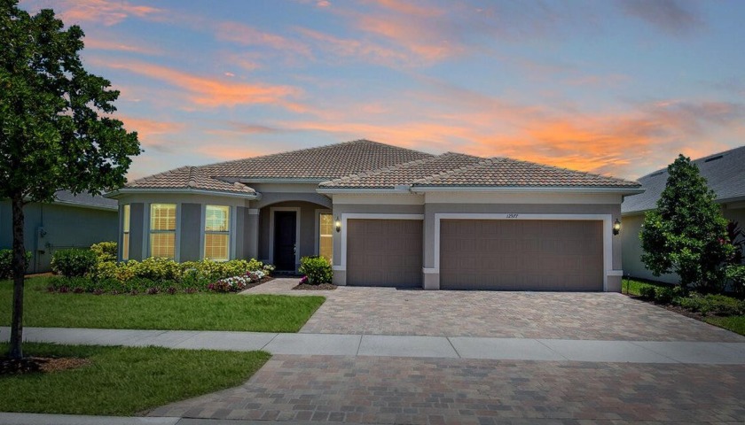 UPGRADED 3/3/3 WITH MEDIA ROOM LAKEFRONT PINNACLE FLOORPLAN IN - Beach Home for sale in Port Saint Lucie, Florida on Beachhouse.com