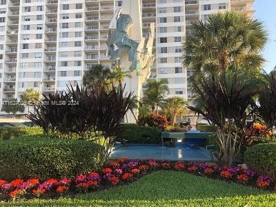 Beautiful and bright 1 bedroom and 1 1/2 bathroom apartment in - Beach Condo for sale in Sunny Isles Beach, Florida on Beachhouse.com