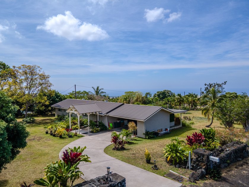 This beautifully appointed home in the Kona Acres subdivision is - Beach Home for sale in Kailua Kona, Hawaii on Beachhouse.com