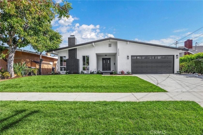 Beautifully and thoughtfully re-imagined home in a great - Beach Home for sale in Rancho Palos Verdes, California on Beachhouse.com