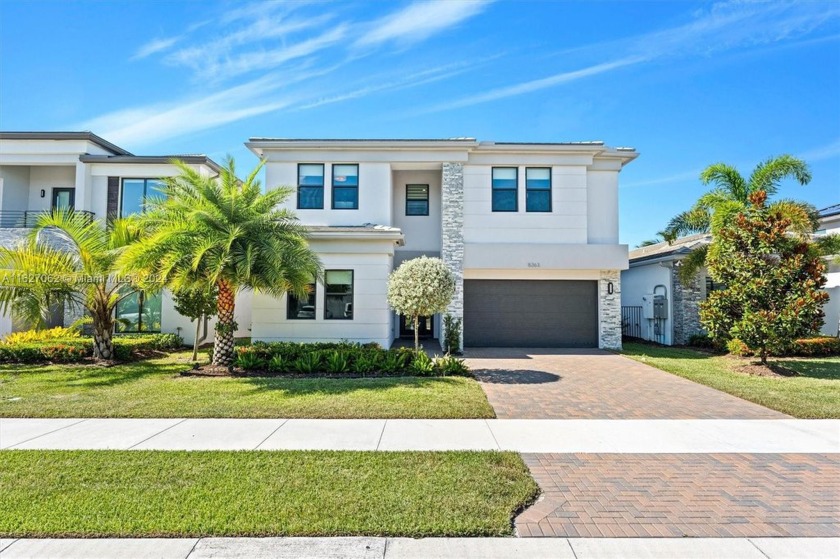 Welcome to your dream home! Nestled in one of the most luxurious - Beach Home for sale in Boca Raton, Florida on Beachhouse.com