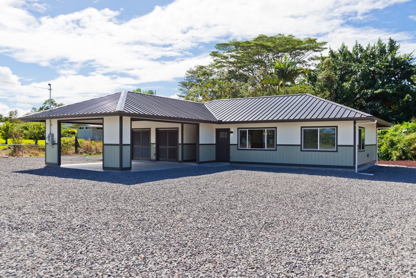 Welcome to this brand-new 3 bedroom, 2 bathroom home located in - Beach Home for sale in Keaau, Hawaii on Beachhouse.com