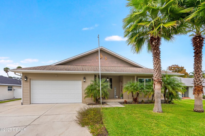 This Beautiful Canal Front Home in Ormond Beach offers great - Beach Home for sale in Ormond Beach, Florida on Beachhouse.com