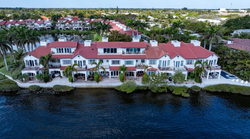 Minutes from Delray Beach's sugar-sand oceanfront and Downtown - Beach Townhome/Townhouse for sale in Delray Beach, Florida on Beachhouse.com