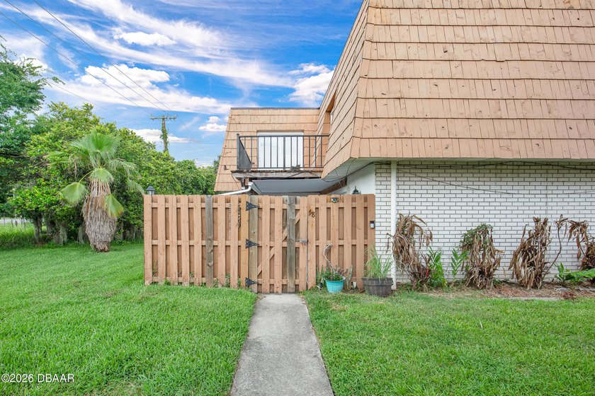 Welcome to 118 Moonstone Court in Port Orange -- a recently - Beach Townhome/Townhouse for sale in Port Orange, Florida on Beachhouse.com