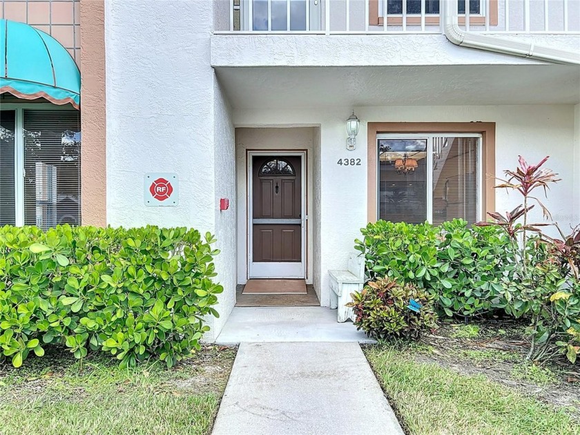 Lovely 2 bedroom, 2 bath home in Casa Del Sol! Rarely available - Beach Condo for sale in Sarasota, Florida on Beachhouse.com