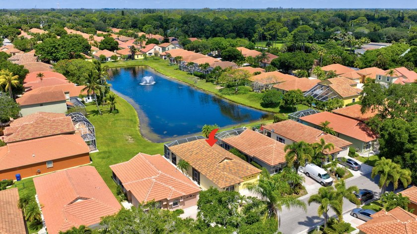 Beautifully updated lakefront single-family home located in the - Beach Home for sale in Riviera Beach, Florida on Beachhouse.com