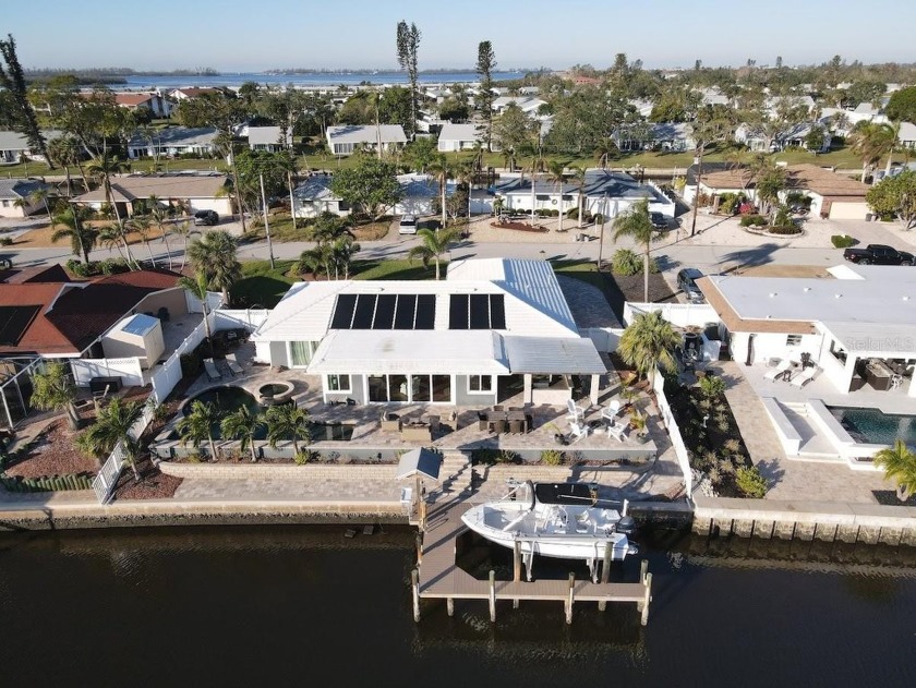 Experience the Ultimate Waterfront Florida Lifestyle.  This - Beach Home for sale in Bradenton, Florida on Beachhouse.com