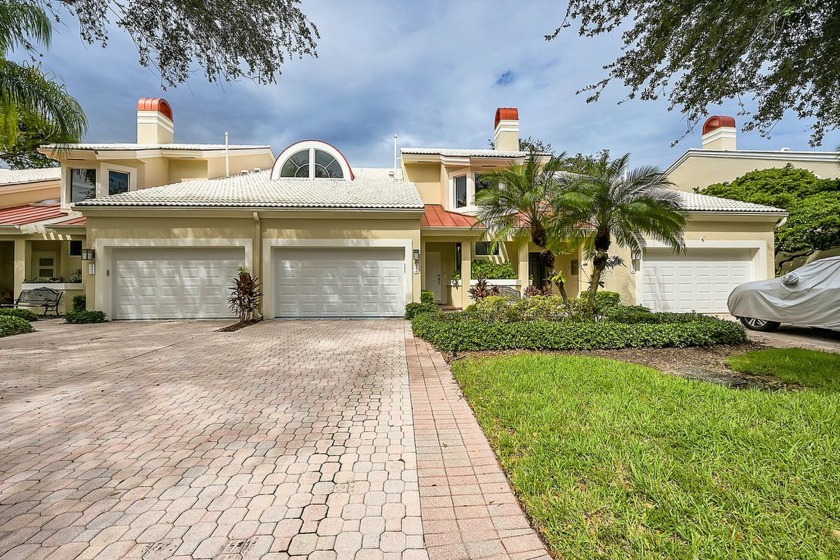 Step into your gorgeous Admirals Cove home meticulously detailed - Beach Home for sale in Jupiter, Florida on Beachhouse.com