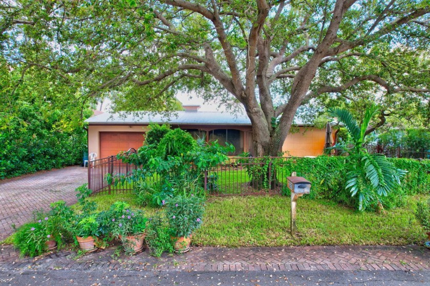 Welcome to Paradise! You CAN Have It ALL! Endless possibilities - Beach Home for sale in Boynton Beach, Florida on Beachhouse.com