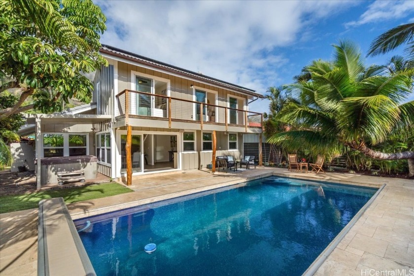 Looking for the ultimate island life lifestyle? Look no further - Beach Home for sale in Honolulu, Hawaii on Beachhouse.com