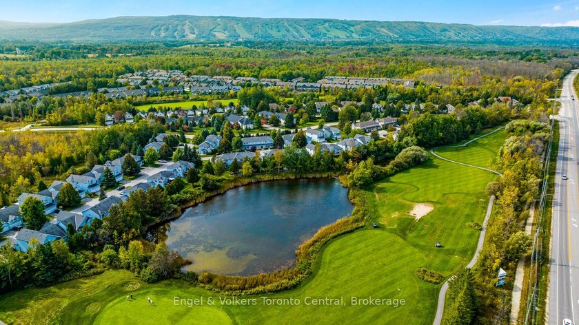 Located in a quiet setting, this 3 bed/3 bath condo offers - Beach Home for sale in Collingwood, Ontario on Beachhouse.com