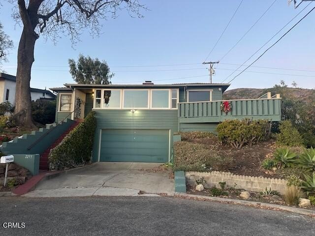 This cozy custom home is located on a quiet cul-de-sac at the - Beach Home for sale in Ventura, California on Beachhouse.com