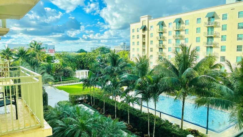 Beautifully updated 610 Clematis 2 br luxury condo. Split floor - Beach Condo for sale in West Palm Beach, Florida on Beachhouse.com