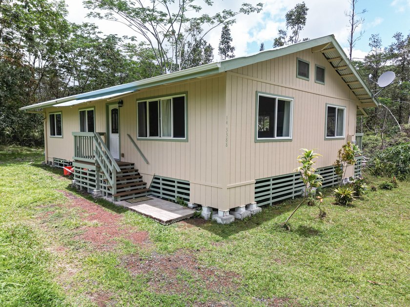 This recently remodeled 3/2 with new paint in and out, cabinets - Beach Home for sale in Pahoa, Hawaii on Beachhouse.com