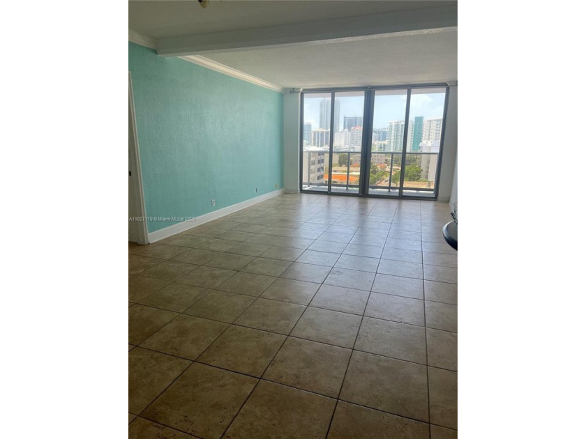 2Bed 2 Bath. Live steps from the beach in this stunning unit - Beach Condo for sale in Miami Beach, Florida on Beachhouse.com