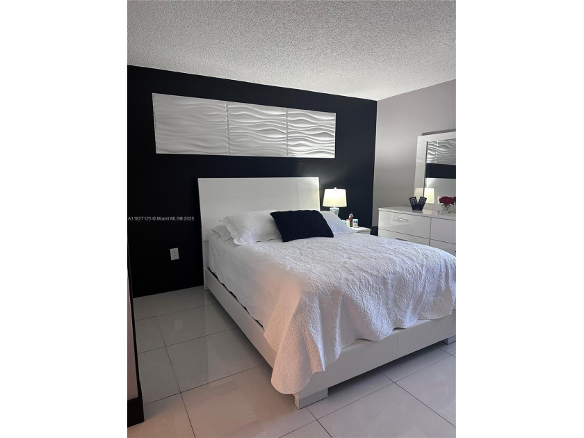 Beautifully Remodeled 2-Bedroom, 2-Bathroom Apartment in the - Beach Condo for sale in Miami, Florida on Beachhouse.com
