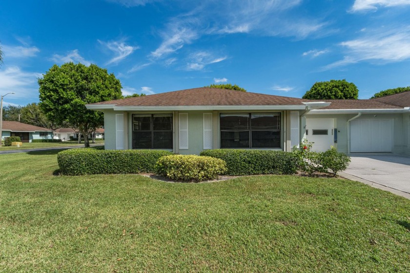 Priced below  appraised value of $280,000.00.  Great  location - Beach Home for sale in Boynton Beach, Florida on Beachhouse.com