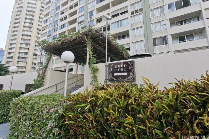 When convenience and walkability meet, this is the unit for you! - Beach Condo for sale in Honolulu, Hawaii on Beachhouse.com