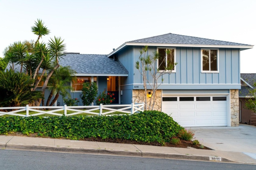 Welcome to your beautiful Bay Ho retreat! Enjoy Coastal BAY - Beach Home for sale in San Diego, California on Beachhouse.com