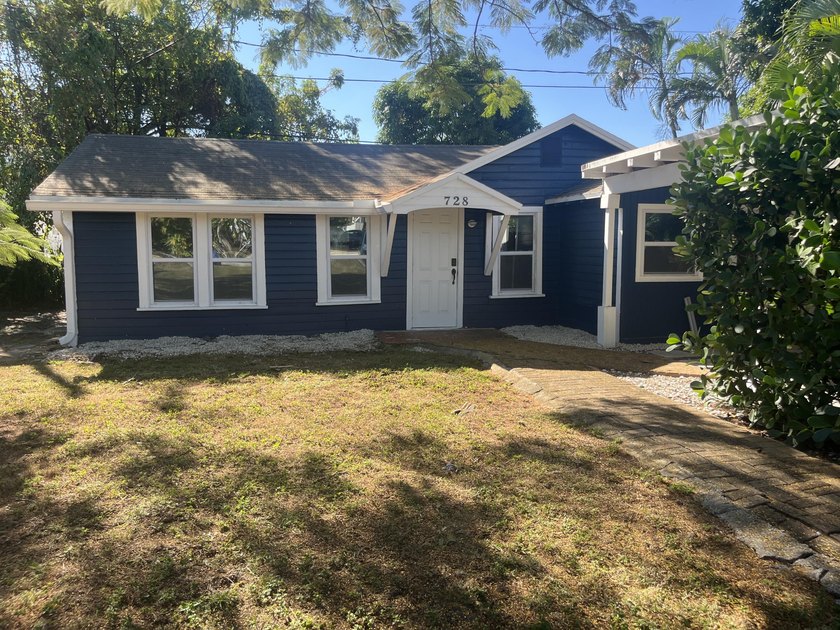 Great Location with lots of - Beach Home for sale in West Palm Beach, Florida on Beachhouse.com