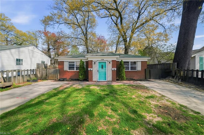 Only 4 blocks away from the beach, this solid brick duplex - Beach Townhome/Townhouse for sale in Norfolk, Virginia on Beachhouse.com