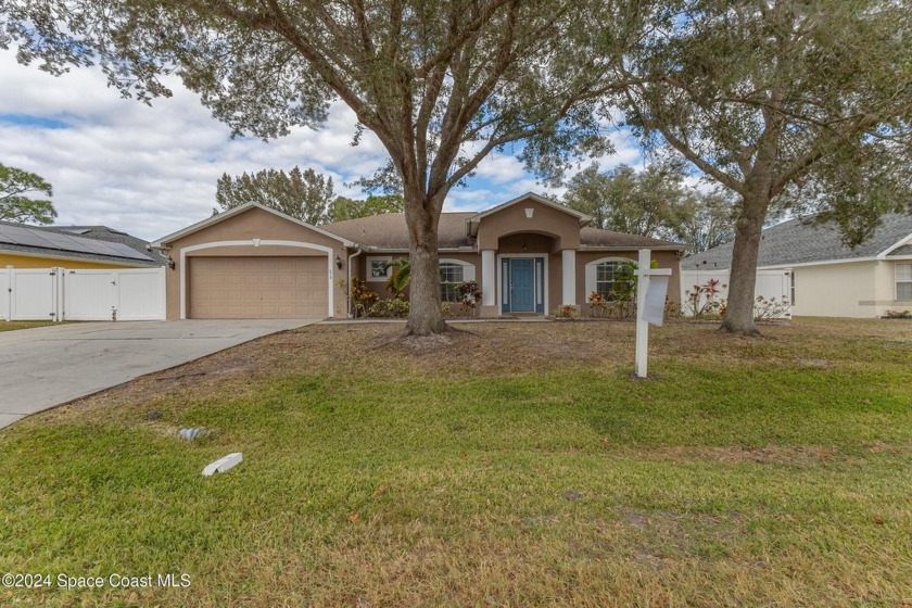 Explore this stunning 3-bedroom, 2-bathroom home that offers the - Beach Home for sale in Palm Bay, Florida on Beachhouse.com