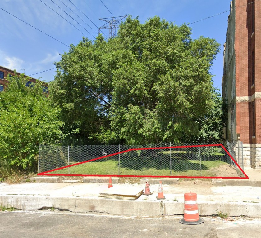 Great looking Location to build on!!! ((2,500 SF Vacant lot - Beach Lot for sale in Chicago, Illinois on Beachhouse.com