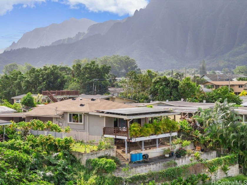 Discover your Hawaiian sanctuary in Ahuimanu, where this - Beach Home for sale in Kaneohe, Hawaii on Beachhouse.com