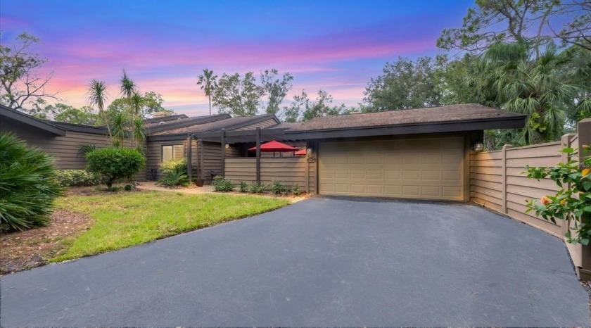 Lives like a home, minus the hassle! Move right into this - Beach Home for sale in Sarasota, Florida on Beachhouse.com