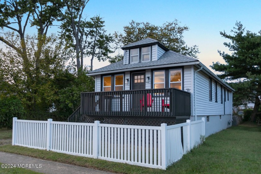 3-bedroom, 1-bath renovated raised ranch w/ detached garage on a - Beach Home for sale in Middletown, New Jersey on Beachhouse.com