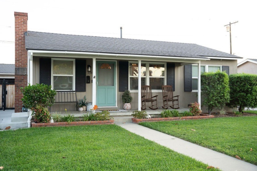Stunning, Rare 4 bedroom South of Conant Home Packed with - Beach Home for sale in Long Beach, California on Beachhouse.com