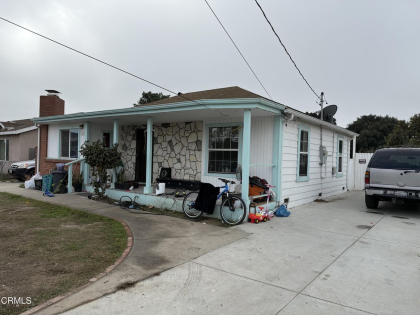 FANTASTIC OPPORTUNITY! 3 BEDROOMS,2 BATHROOMS,2 CAR GARAGE,AND A - Beach Home for sale in Oxnard, California on Beachhouse.com