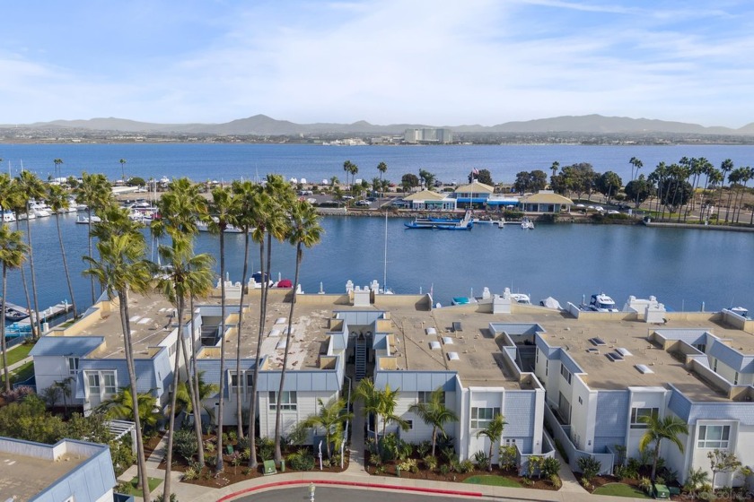 Discover luxury living in this remodeled 3-bedroom, 2-bath condo - Beach Home for sale in Coronado, California on Beachhouse.com