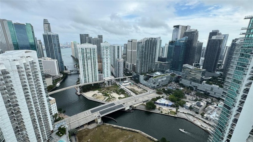 !JUST REDUCED FOR A QUICK! SALESPECTACULAR AND UNIQUE PH ON THE - Beach Condo for sale in Miami, Florida on Beachhouse.com