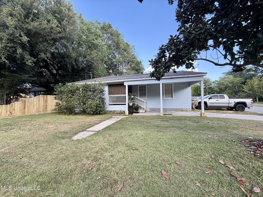 Welcome to this lovely 3 bedroom, 1.5 -bath home located in the - Beach Home for sale in Pascagoula, Mississippi on Beachhouse.com