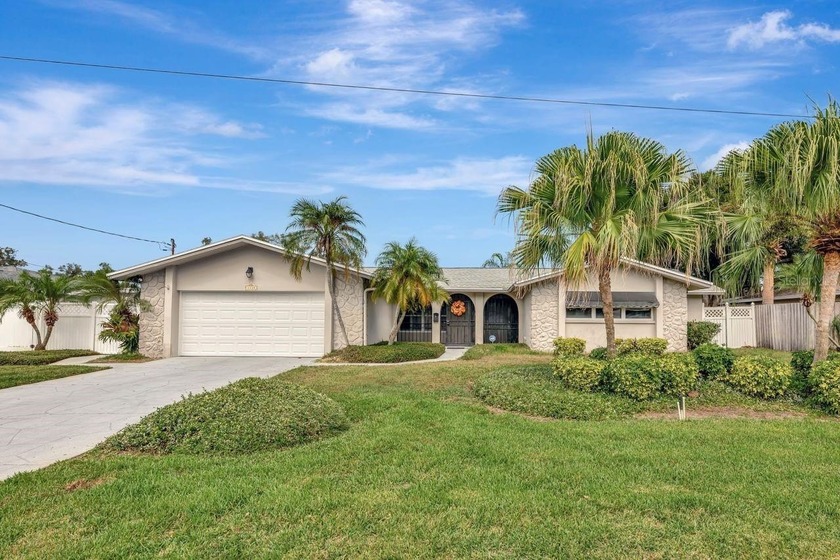 Waterfront home in North East Park Shores offering floor to - Beach Home for sale in St. Petersburg, Florida on Beachhouse.com