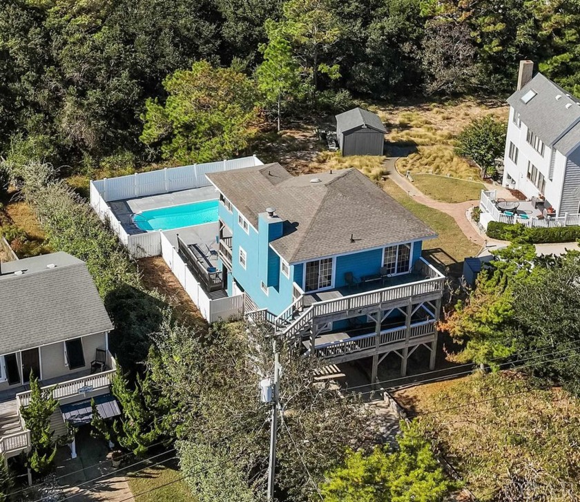 Welcome to your dream beach getaway! This charming 4-bedroom - Beach Home for sale in Southern Shores, North Carolina on Beachhouse.com