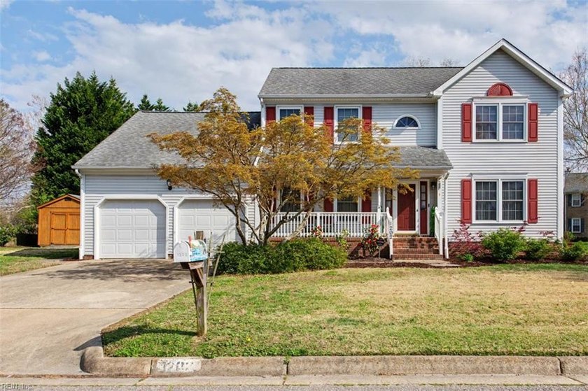 Welcome to this 4 bedroom 2.5 bath home with a view of the lake - Beach Home for sale in Chesapeake, Virginia on Beachhouse.com