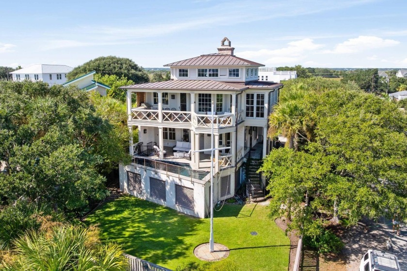 This custom-built Isle of Palms residence offers the best in - Beach Home for sale in Isle of Palms, South Carolina on Beachhouse.com