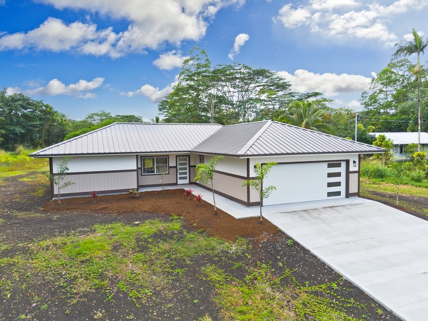 Newly Built 3-Bedroom Home on 1 Acre in Hawaiian Paradise Park - Beach Home for sale in Keaau, Hawaii on Beachhouse.com