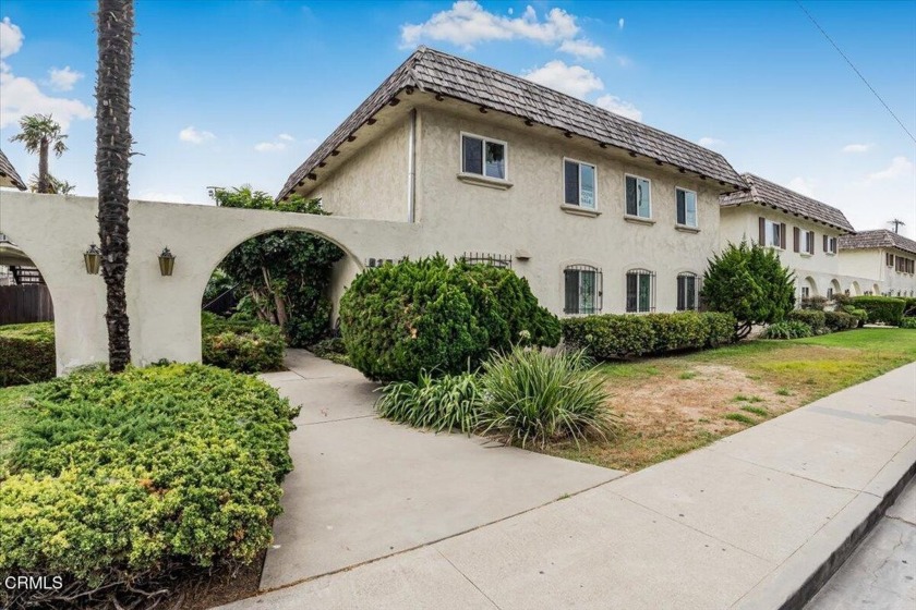 Welcome to 620 W Gonzales Rd, Unit B, a charming and - Beach Townhome/Townhouse for sale in Oxnard, California on Beachhouse.com