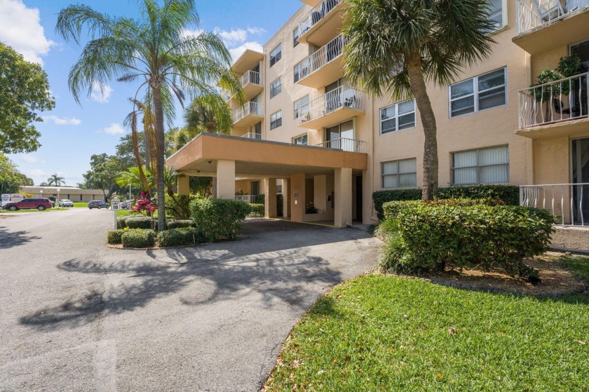 Welcome to this charming 4th-floor condo located in the highly - Beach Condo for sale in West Palm Beach, Florida on Beachhouse.com