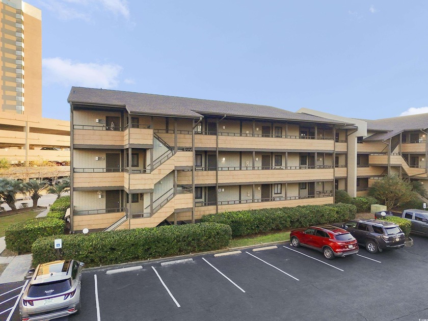 This easily accessible, first-floor condo offers convenience and - Beach Condo for sale in Myrtle Beach, South Carolina on Beachhouse.com