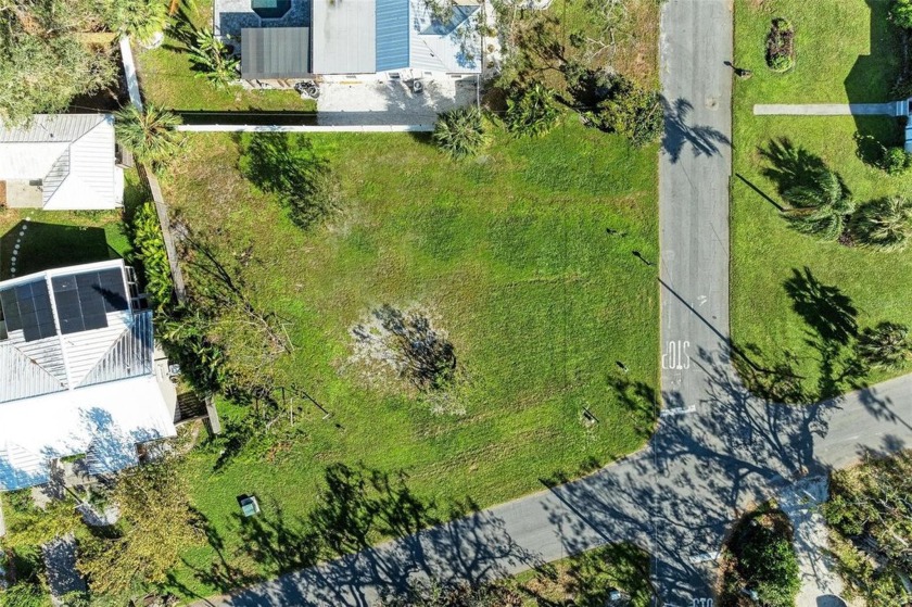 Under contract-accepting backup offers. Looking to build a - Beach Lot for sale in Sarasota, Florida on Beachhouse.com