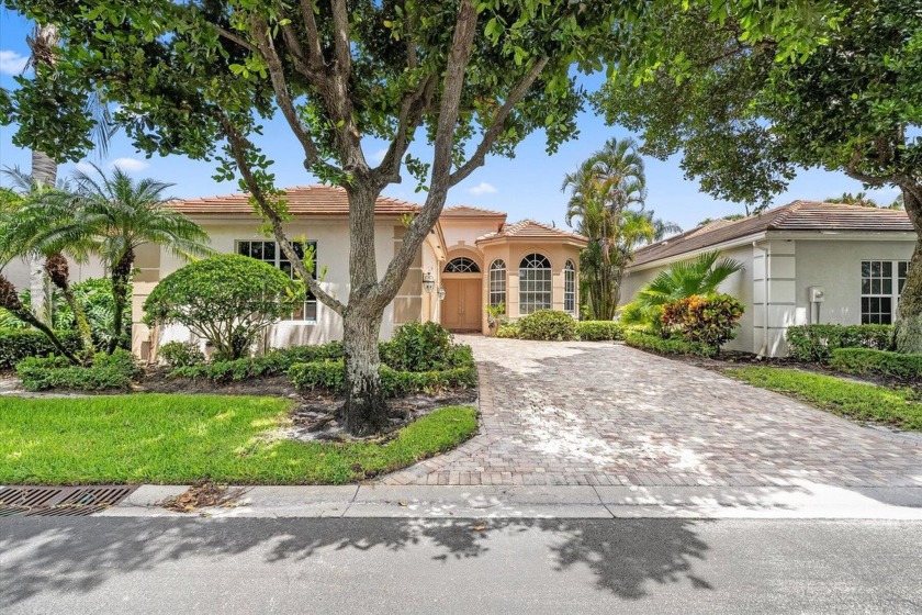 Welcome to this light and bright 3-bedroom, 2.5-bathroom 2 car - Beach Home for sale in Lake Worth, Florida on Beachhouse.com