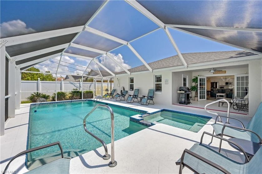Welcome to this stunning 3 BEDROOM, 3 BATH pool home in the - Beach Home for sale in Naples, Florida on Beachhouse.com